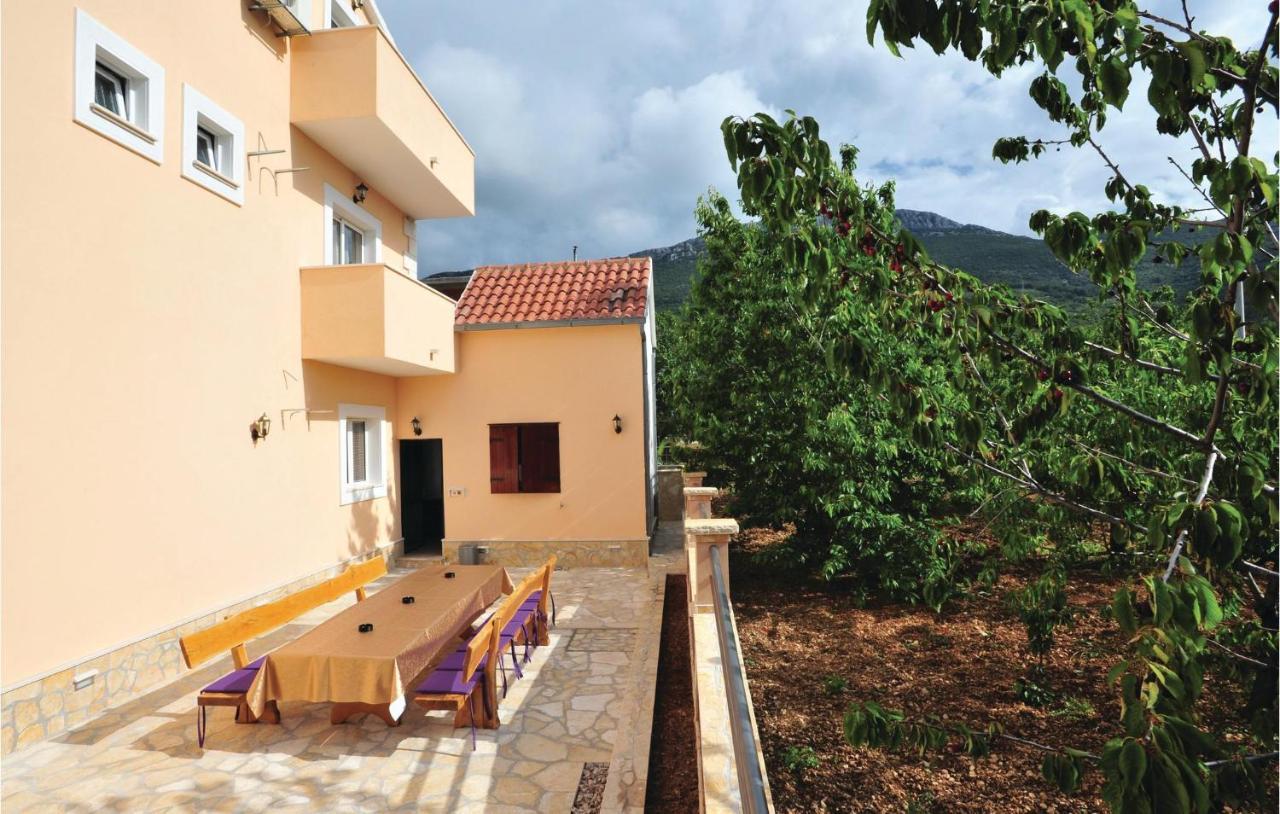 Amazing Home In Kastel Stari With House Sea View คาชเตลา ภายนอก รูปภาพ