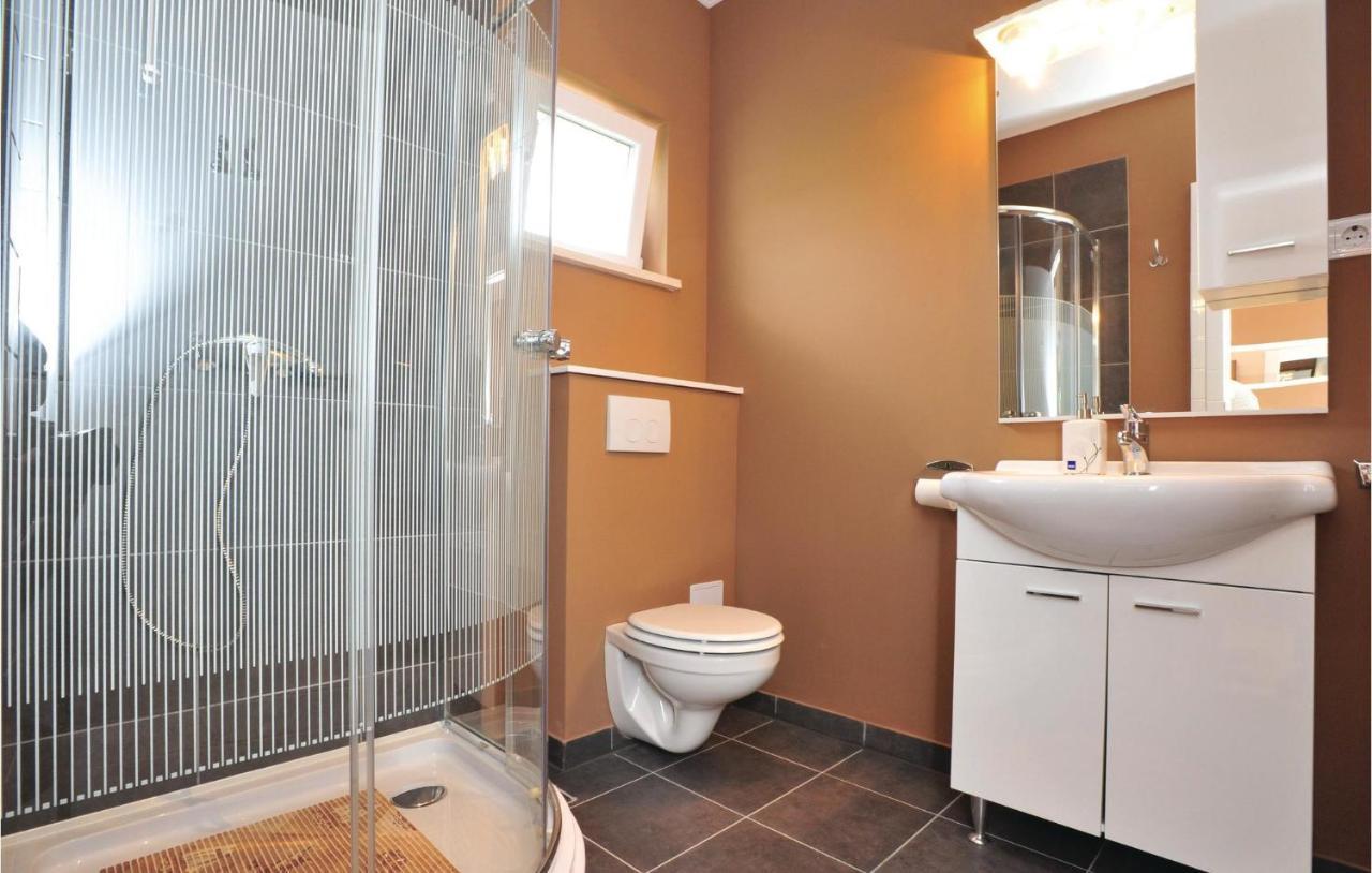 Amazing Home In Kastel Stari With House Sea View คาชเตลา ภายนอก รูปภาพ