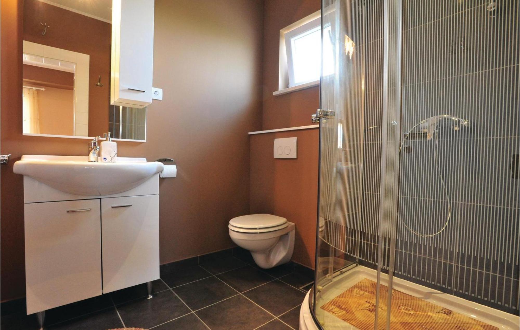 Amazing Home In Kastel Stari With House Sea View คาชเตลา ภายนอก รูปภาพ
