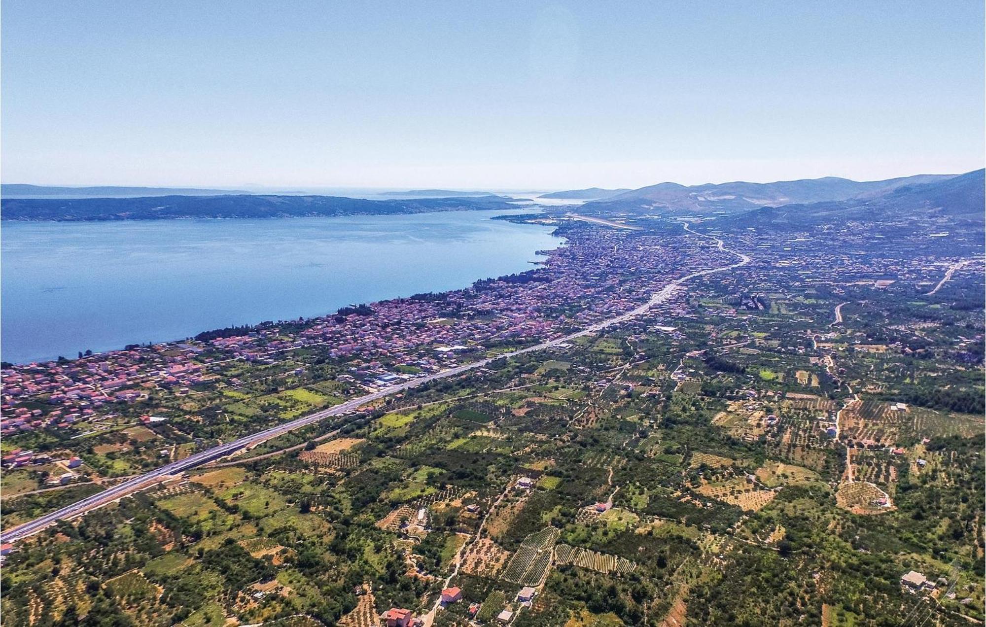 Amazing Home In Kastel Stari With House Sea View คาชเตลา ภายนอก รูปภาพ