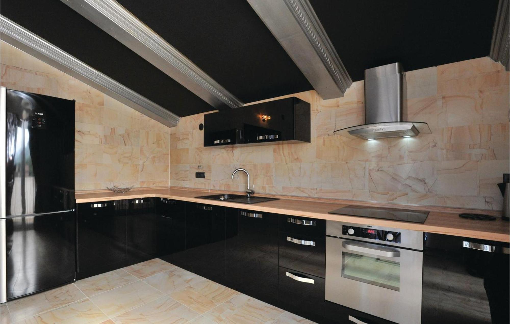 Amazing Home In Kastel Stari With House Sea View คาชเตลา ภายนอก รูปภาพ
