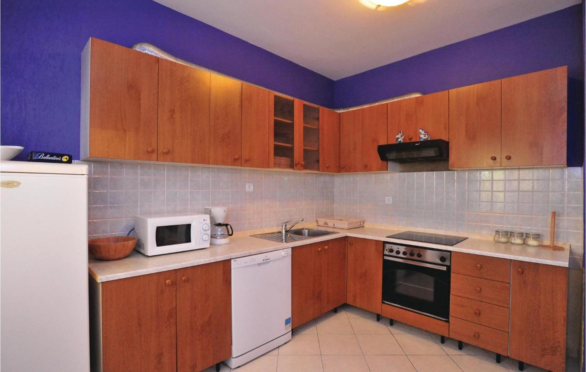 Amazing Home In Kastel Stari With House Sea View คาชเตลา ภายนอก รูปภาพ
